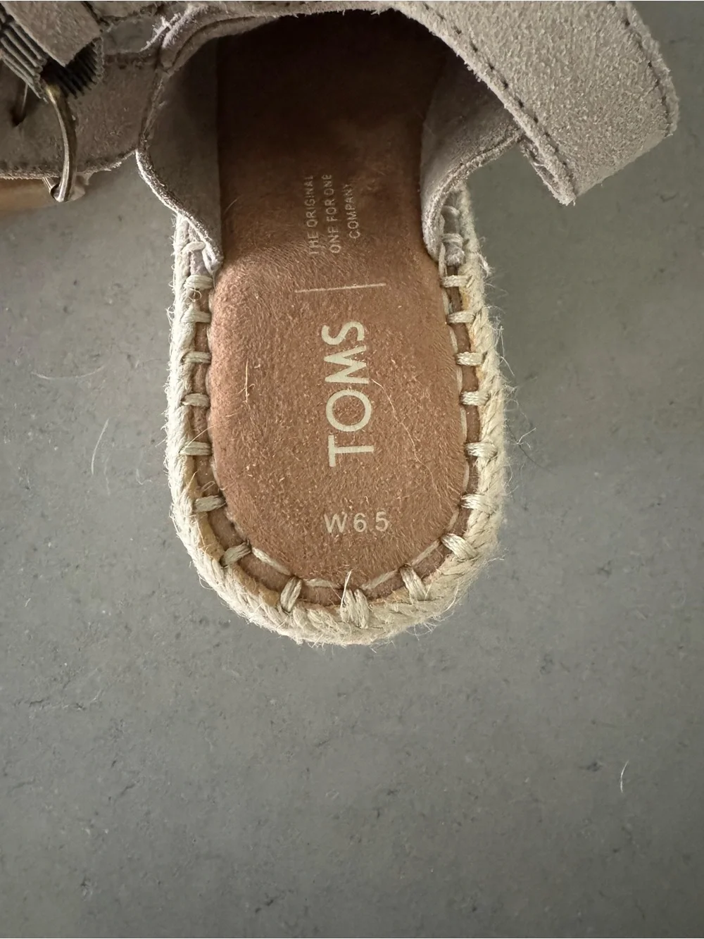 Toms like new